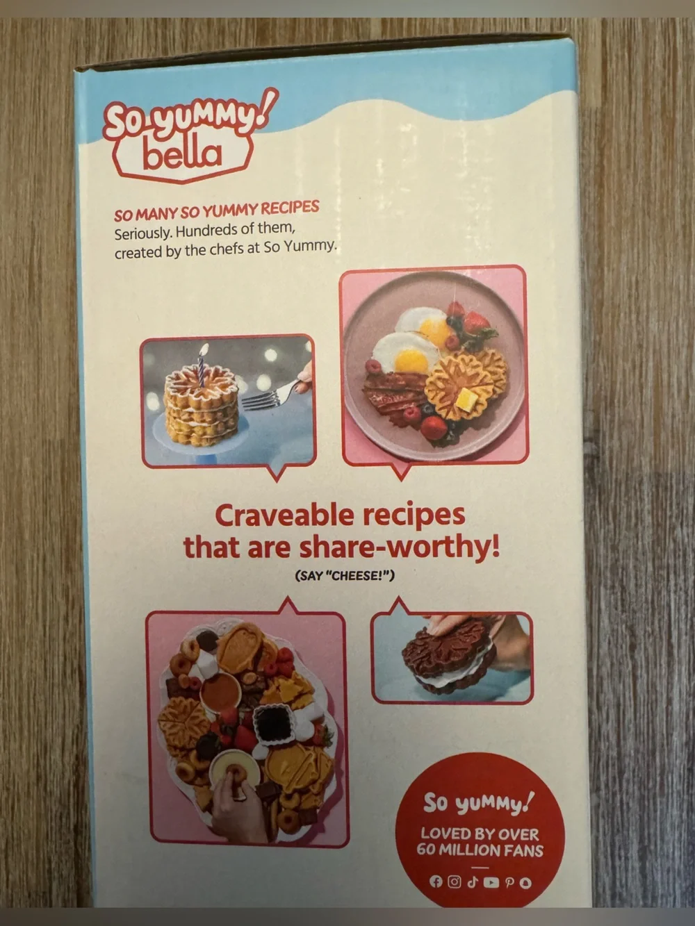 NWT Bella So Yummy Mini Waffle Maker, Snowflake shaped